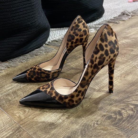 black patent leather and cheetah print Prada pointed toe stiletto in a size 6.5. - Picture 2 of 3
